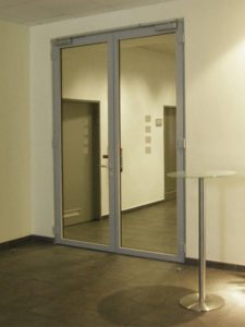 Противопожарная алюминиевая дверь EI 30 / серия FRM7186